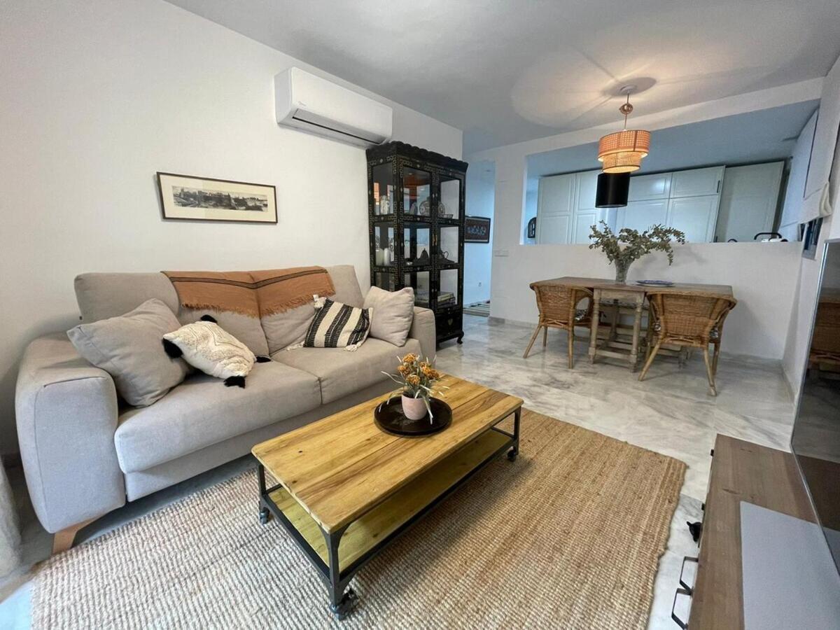 Calu Homes Cerca Playa De Huelin Malaga Exterior photo